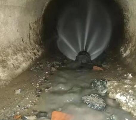 山根镇市政管道清淤